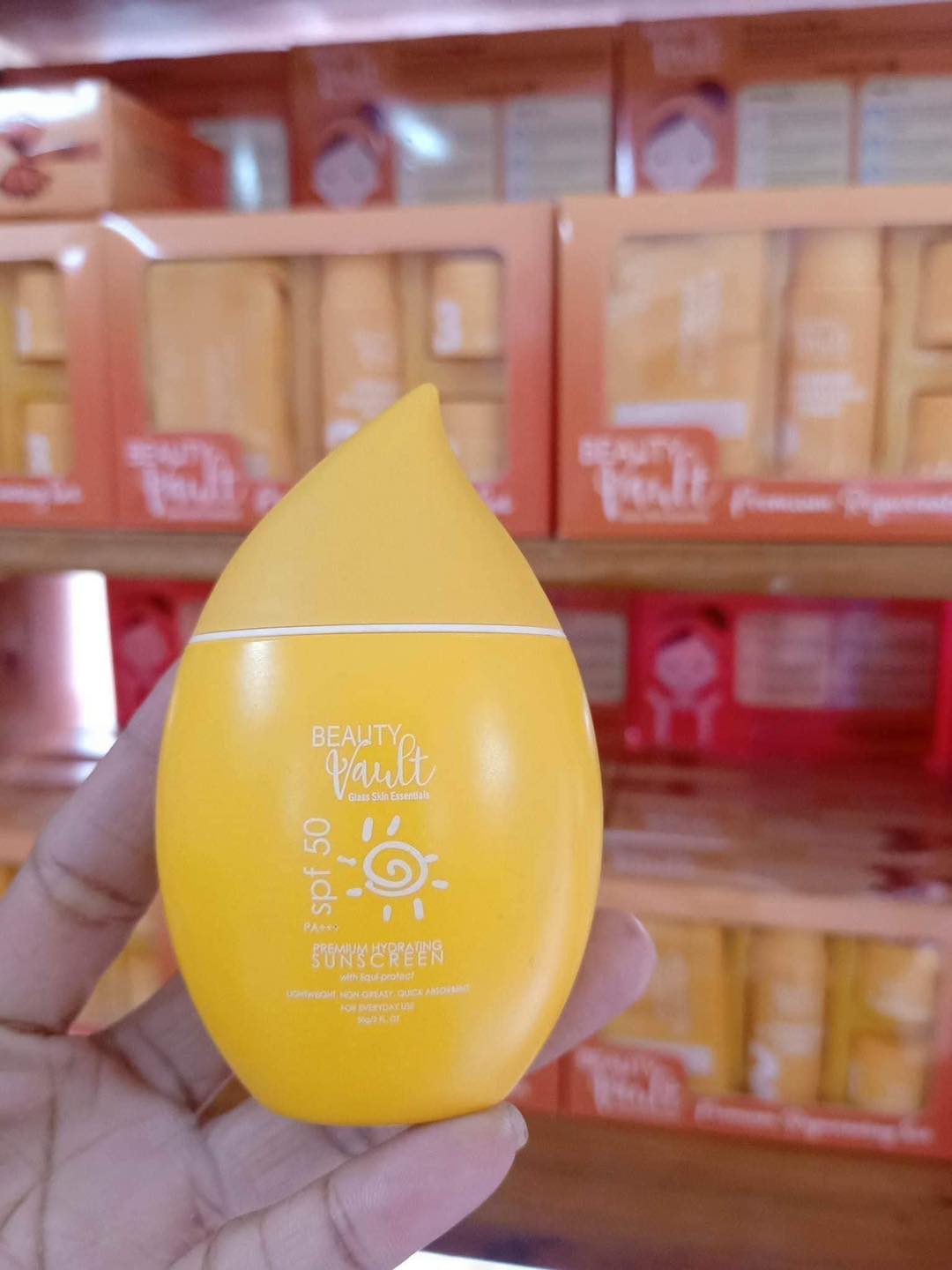 ✨Beauty Vault Premium Hydrating Sunblock SPF50 50g Sunscreen✨